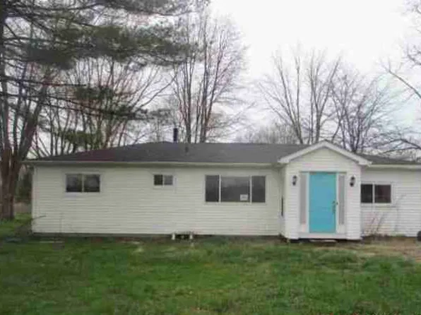 938 Woodville Rd, Blanchester, OH 45107