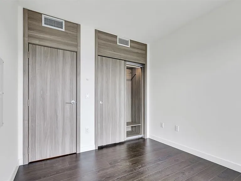 4890 Lougheed Hwy #1907 — Photo 11