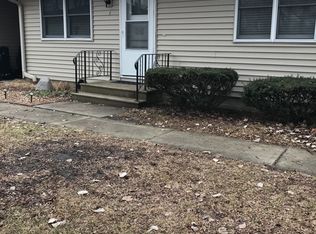 104 West St #2, Minooka, IL 60447