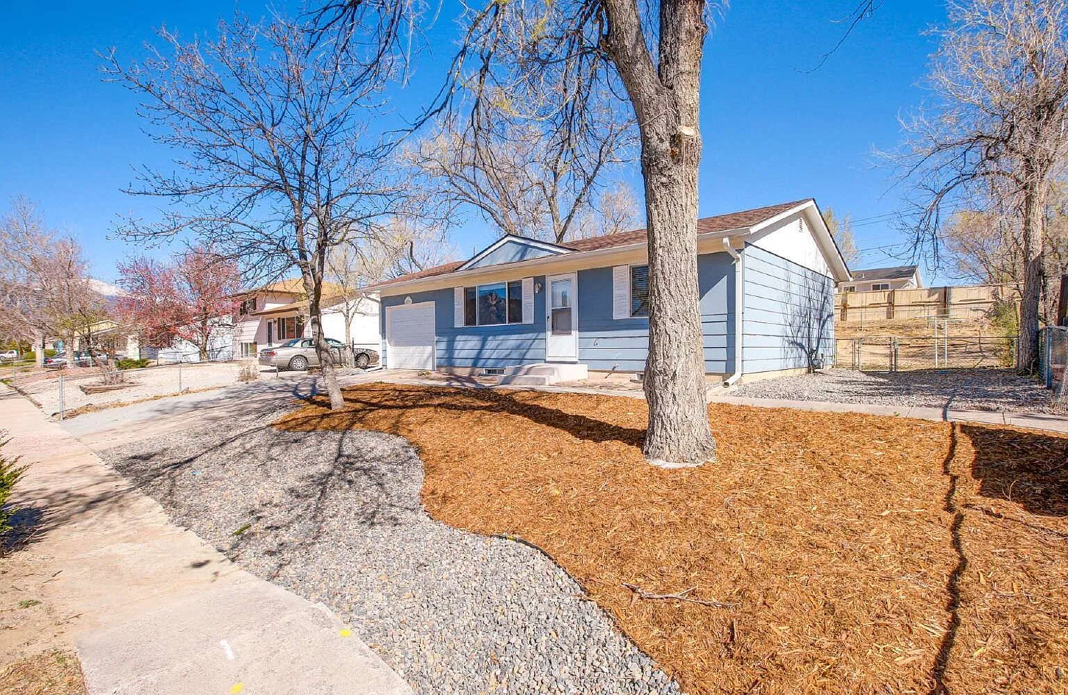 3 bed, 2.0 bath, 1464 sqft, $1,850 — Photo 3