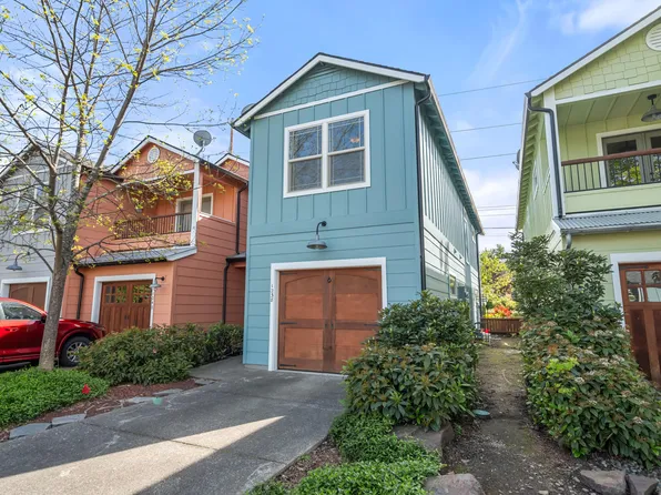 1238 Fruitdale Dr, Grants Pass, OR 97527