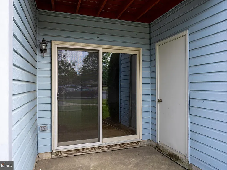 419 Atlanta Ct — Photo 24