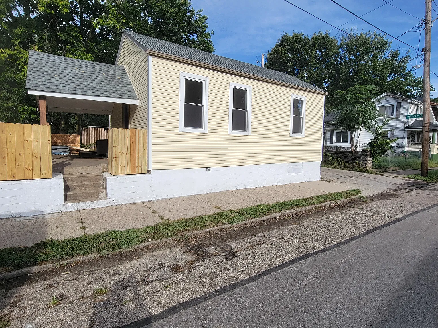 3 bed, 680 sqft, $1,650 — Photo 1