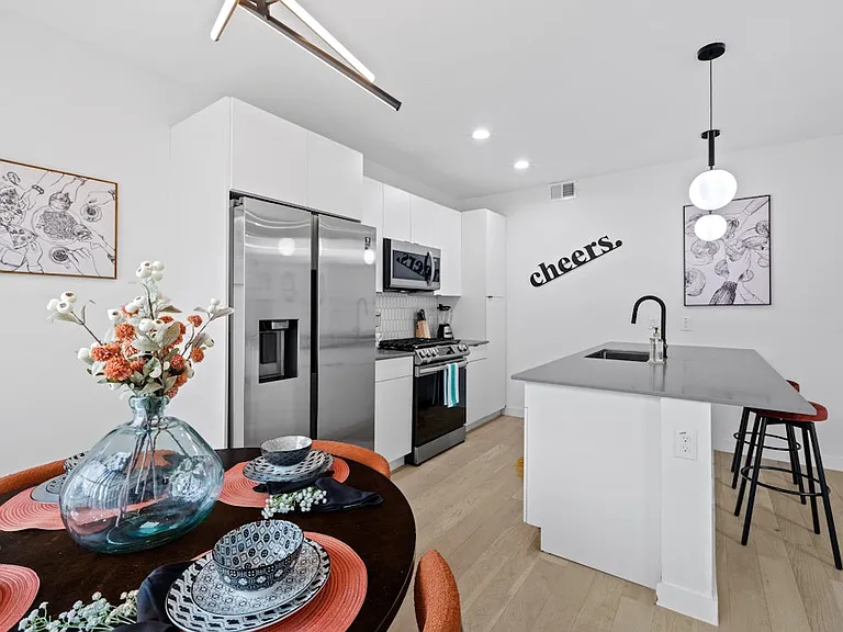 400 E 30th St #205 — Photo 1