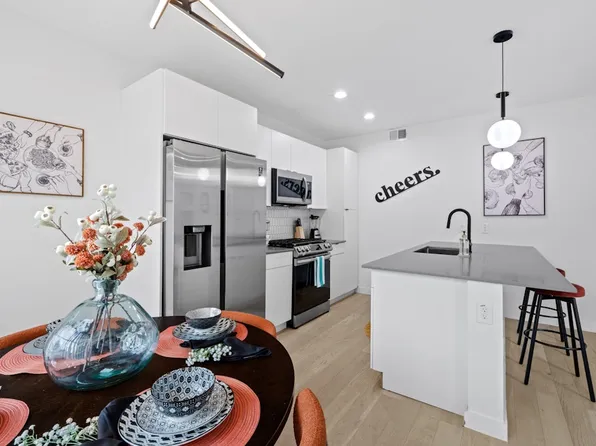 400 E 30th St APT 205, Austin, TX 78705