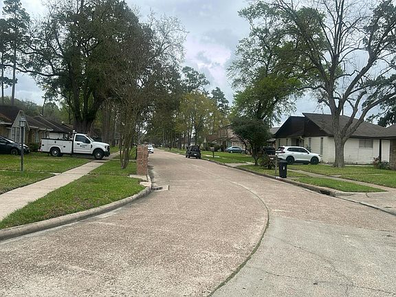 5th image of 1738 Hollyberry Dr