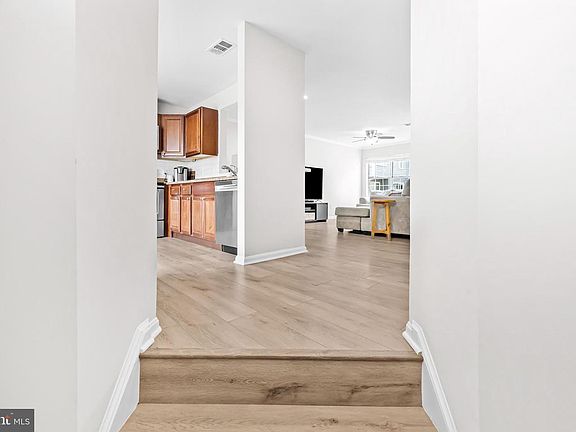 3rd image of 11027 Sentry Ridge Rd