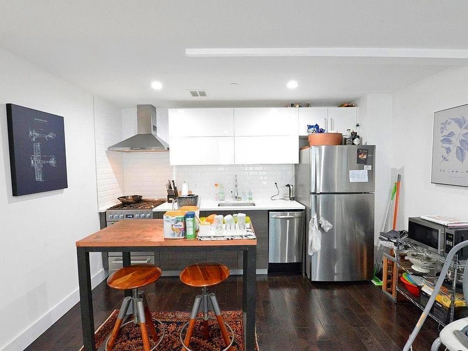 1st image of 2183 3rd Ave #501