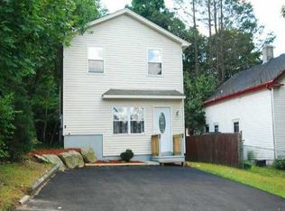 13 Oak St, West Warwick, RI 02893