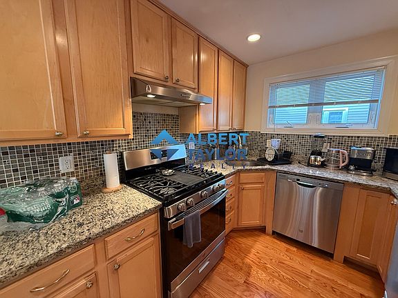 4th image of 23 Antwerp St