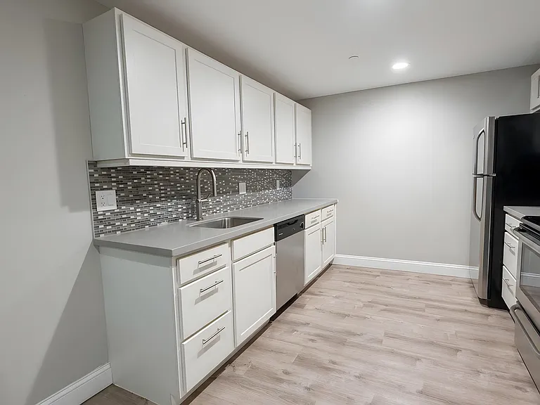9 Anderson St #1 — Photo 8