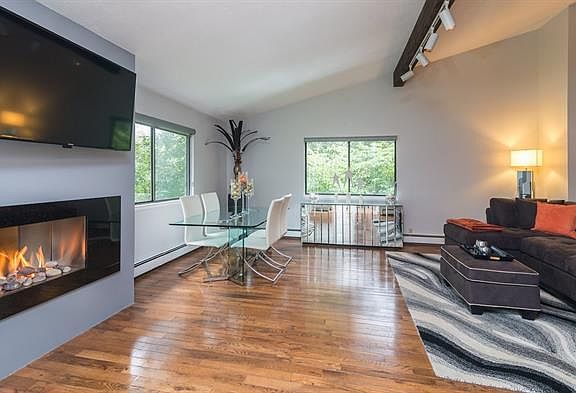 5th image of 14 Colonial Dr