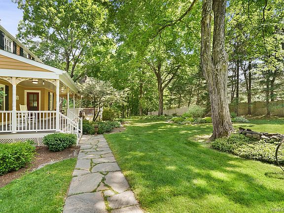2nd image of 161 Ridgefield Avenue