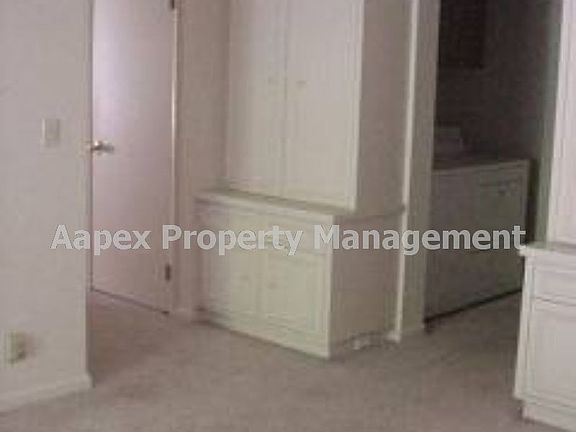 4th image of 32377 Derby St
