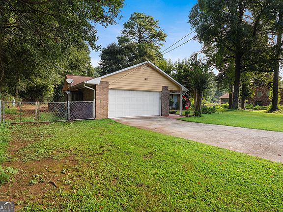 2nd image of 2174 Martin Way
