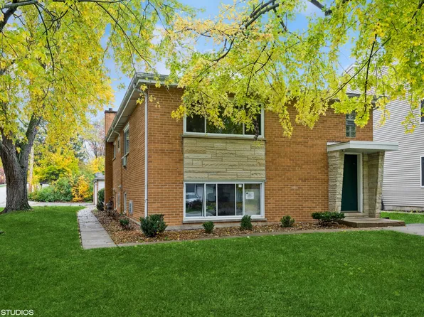 27W180 Cooley Ave, Winfield, IL 60190