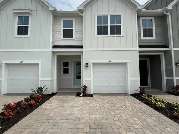 1235 Pineywood Field Dr, Davenport, FL 33837