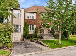 70 Bessborough Dr, Toronto, ON M4G 3J1