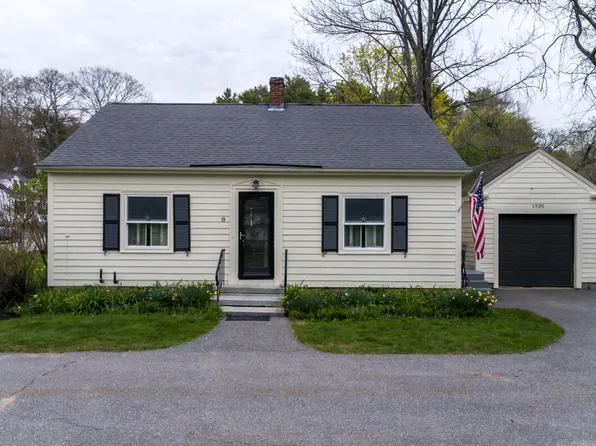 8 Oak Avenue, Freeport, ME 04032