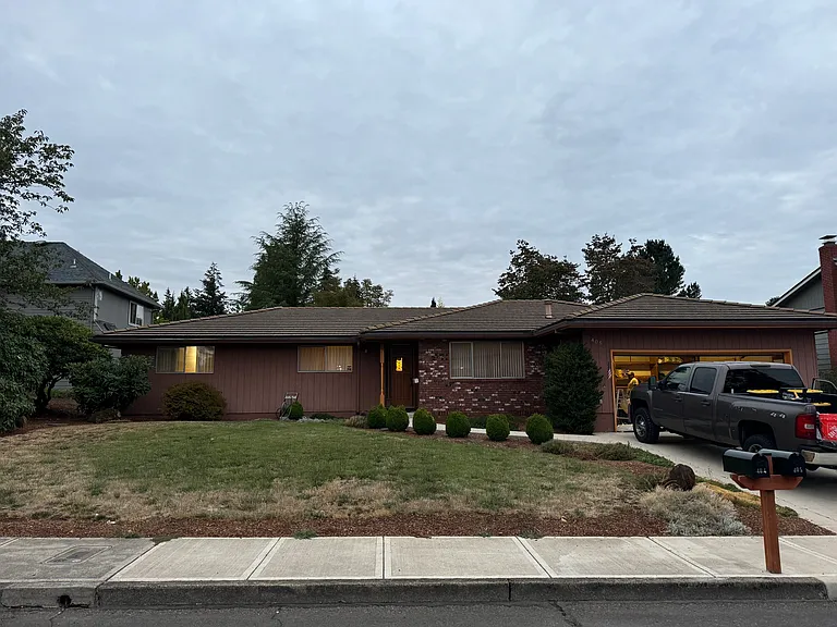 405 McKinley St SE — Photo 1