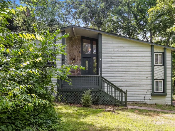 6651 Windwood Cir, Douglasville, GA 30135