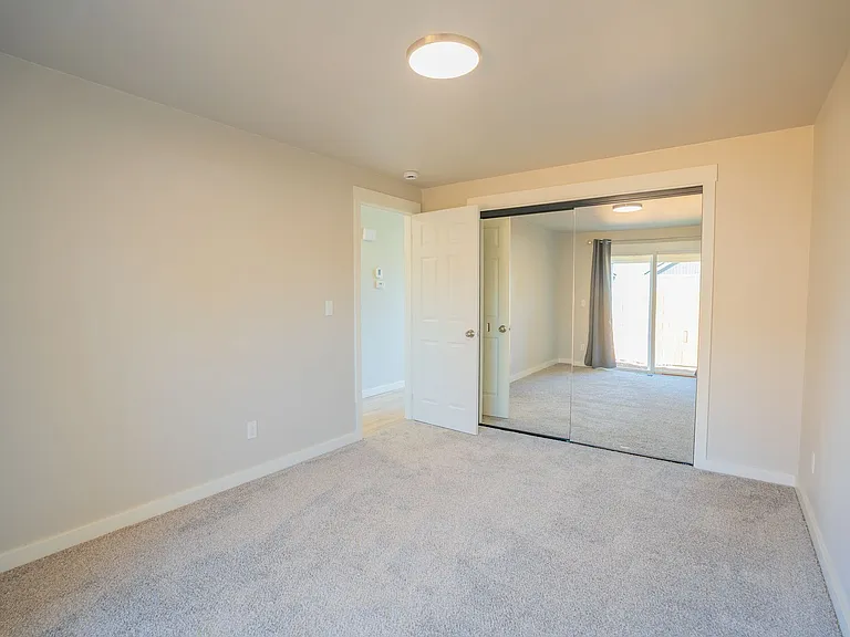 2840 Railroad St SE — Photo 3