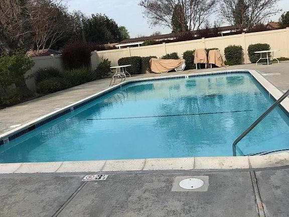 2nd image of 3162 Oakbridge Dr #3162