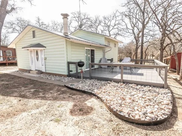 220 Comanche Trl, Nocona, TX 76255