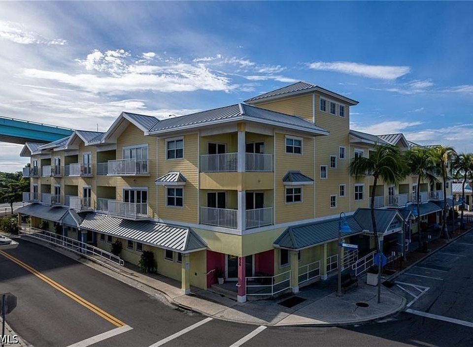 1st image of 450 Old San Carlos Blvd #309