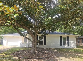 1309 Parktown Dr, Ocean Springs, MS 39564