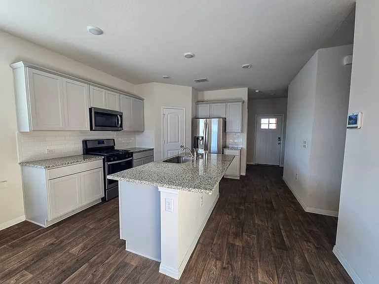 109 Brody Ln — Photo 14