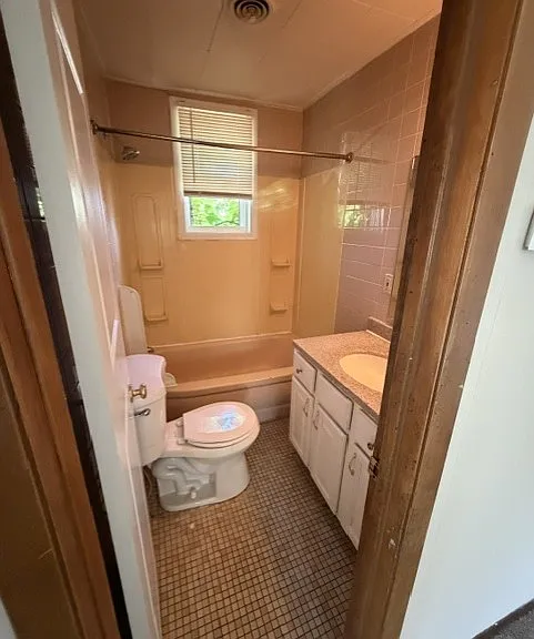 2915 N Weil St #1-B — Photo 3