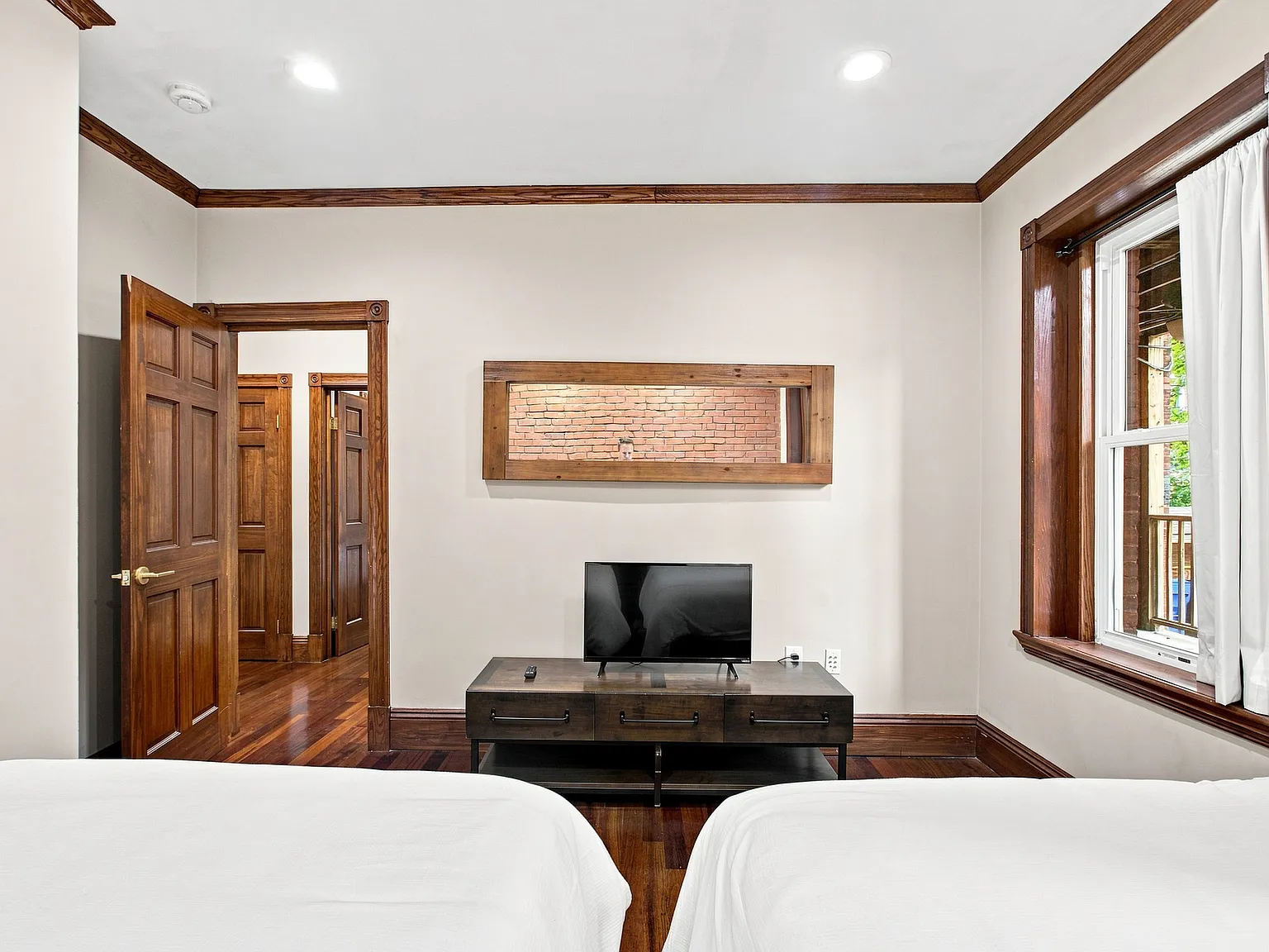 4 bed, $4,500 — Photo 4
