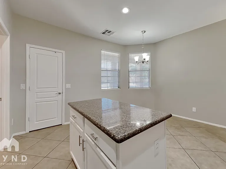 21549 E Lords Ct — Photo 3