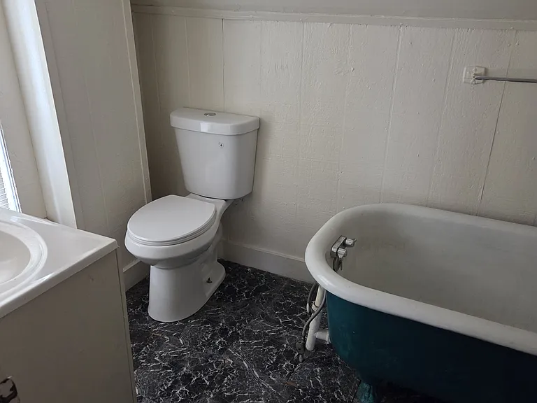 Buhrer Ave — Photo 7