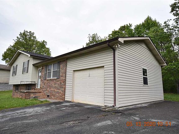 4th image of 710 Robin Dr