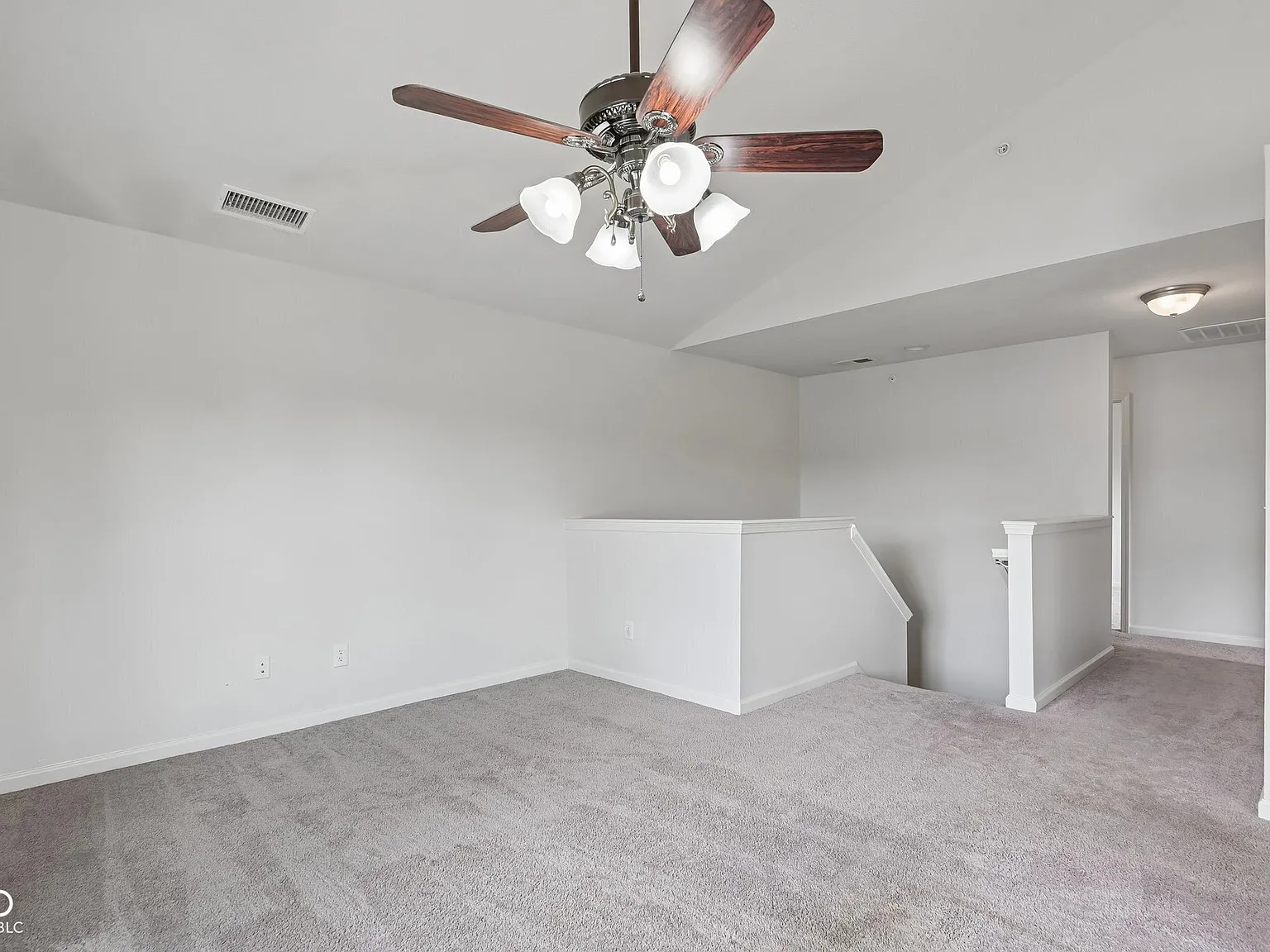 2 bed, 1.0 bath, 1048 sqft, $1,600 — Photo 4