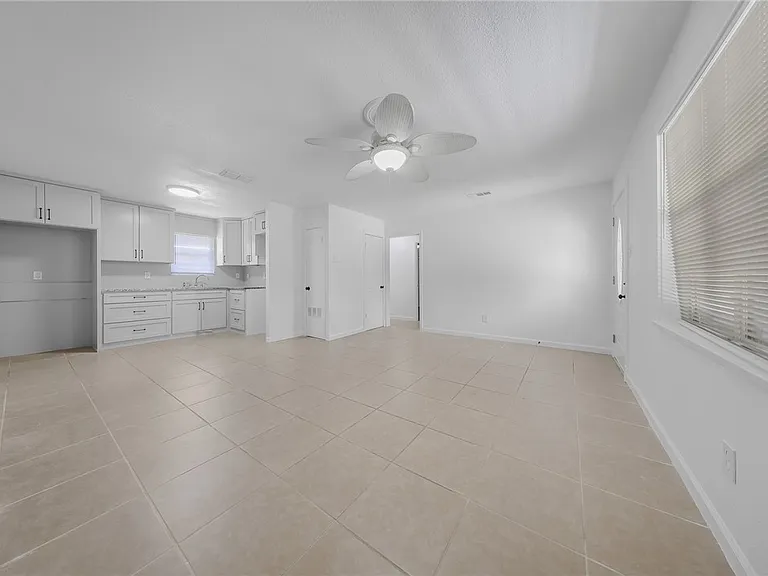 1814 Loritte Dr — Photo 3