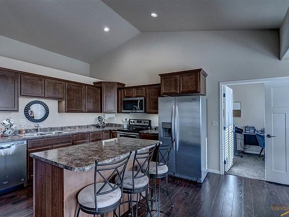 3rd image of 10281 Ventura Ln