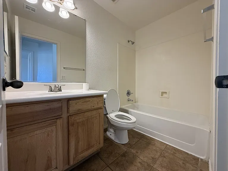 8202 S 47th Ave — Photo 29