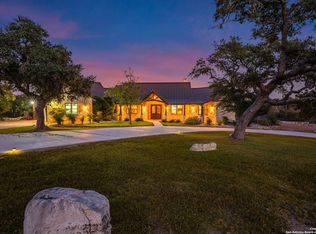 131 N Bootlegger Ln, Kerrville, TX 78028