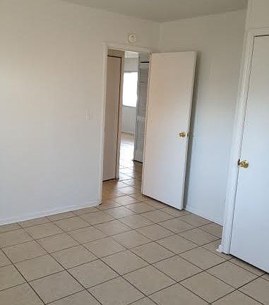 4th image of 4031 Downes Dr