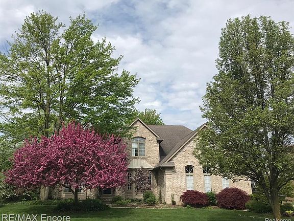 2nd image of 55559 Saint Regis Dr