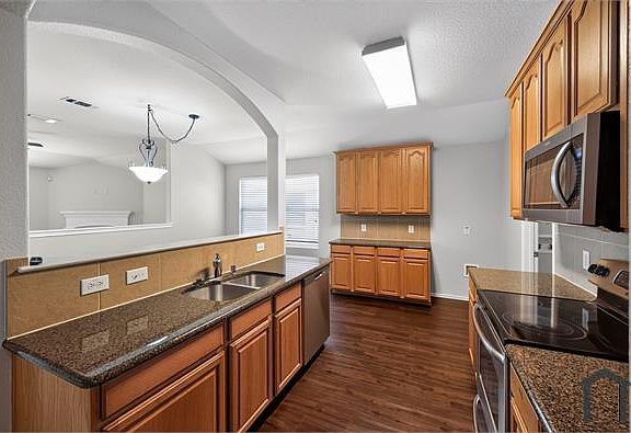 5th image of 515 Harding Ln