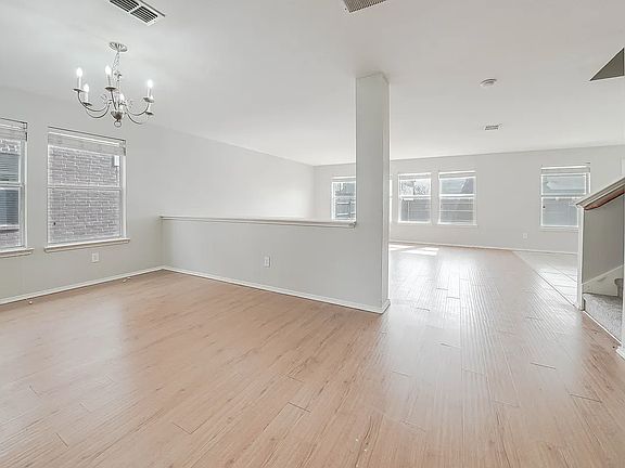 4th image of 329 Highland Glen Dr