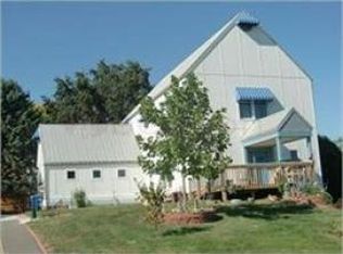 2919 Provence Ln, Muscatine, IA 52761