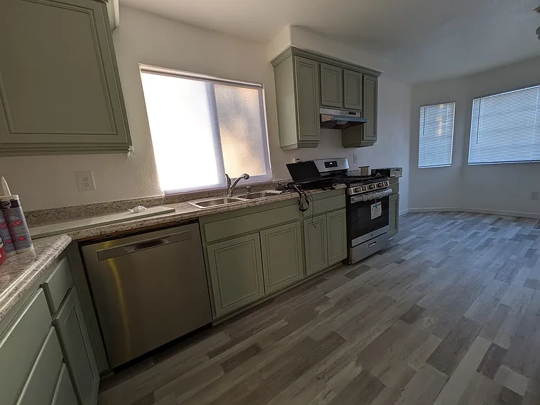 585 Hildale Cir — Photo 3