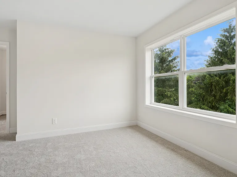 4 Sterling Dr — Photo 40
