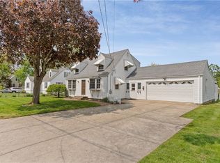 295 Potters Ave, Warwick, RI 02886