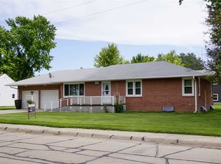 410 12th Ave, Holdrege, NE 68949